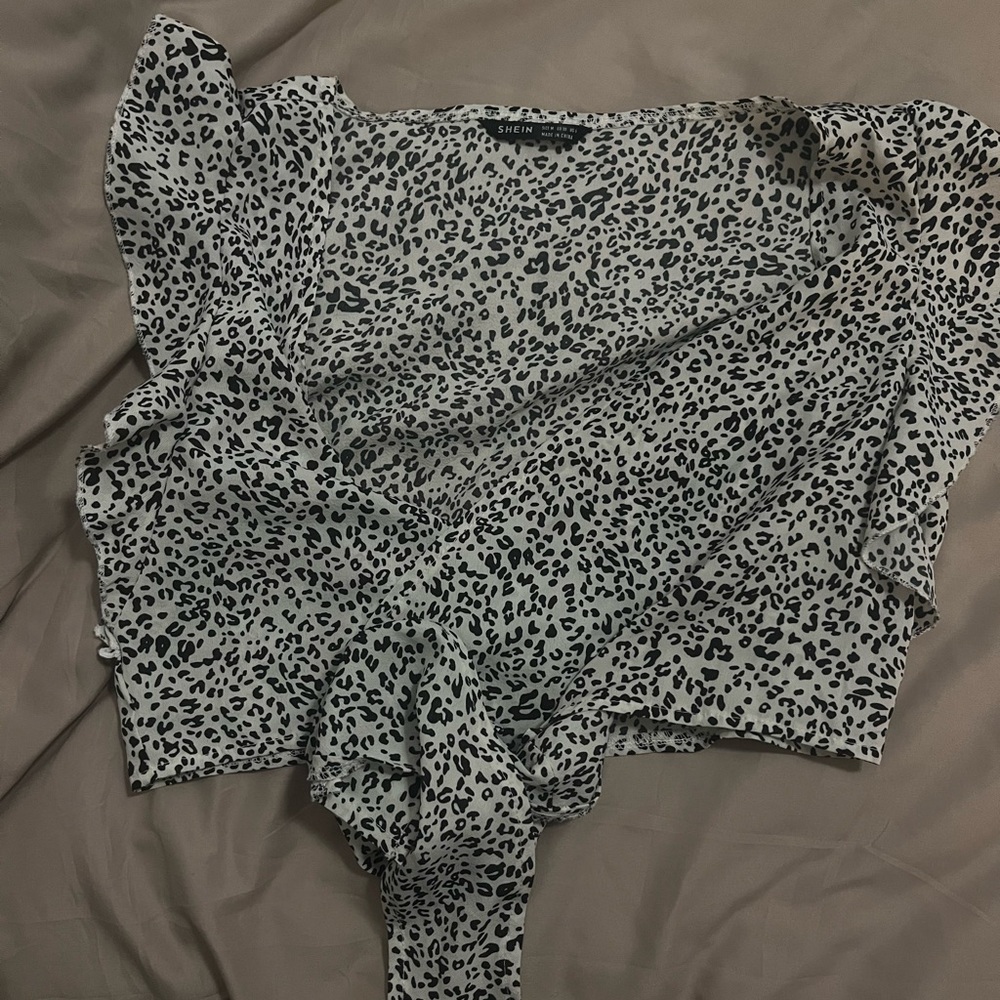 Wrap tie top